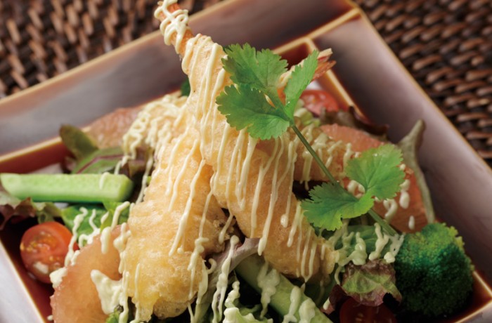 サクサク海老天サラダ　$12.50<br />Crispy TEMPURA Shrimp Salad